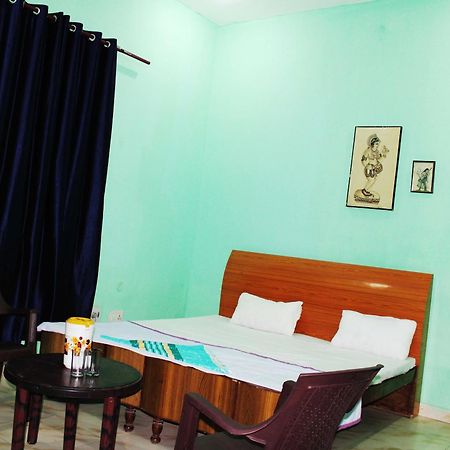 Hotel O Gracious Inn Лакнау Екстериор снимка