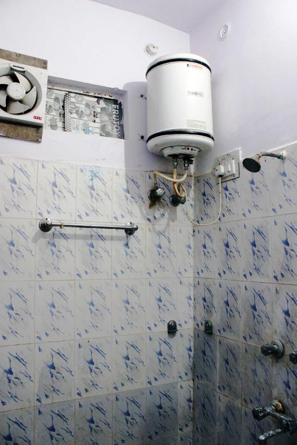 Hotel O Gracious Inn Лакнау Екстериор снимка