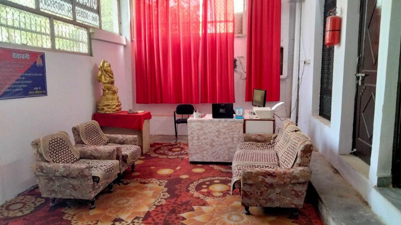 Hotel O Gracious Inn Лакнау Екстериор снимка