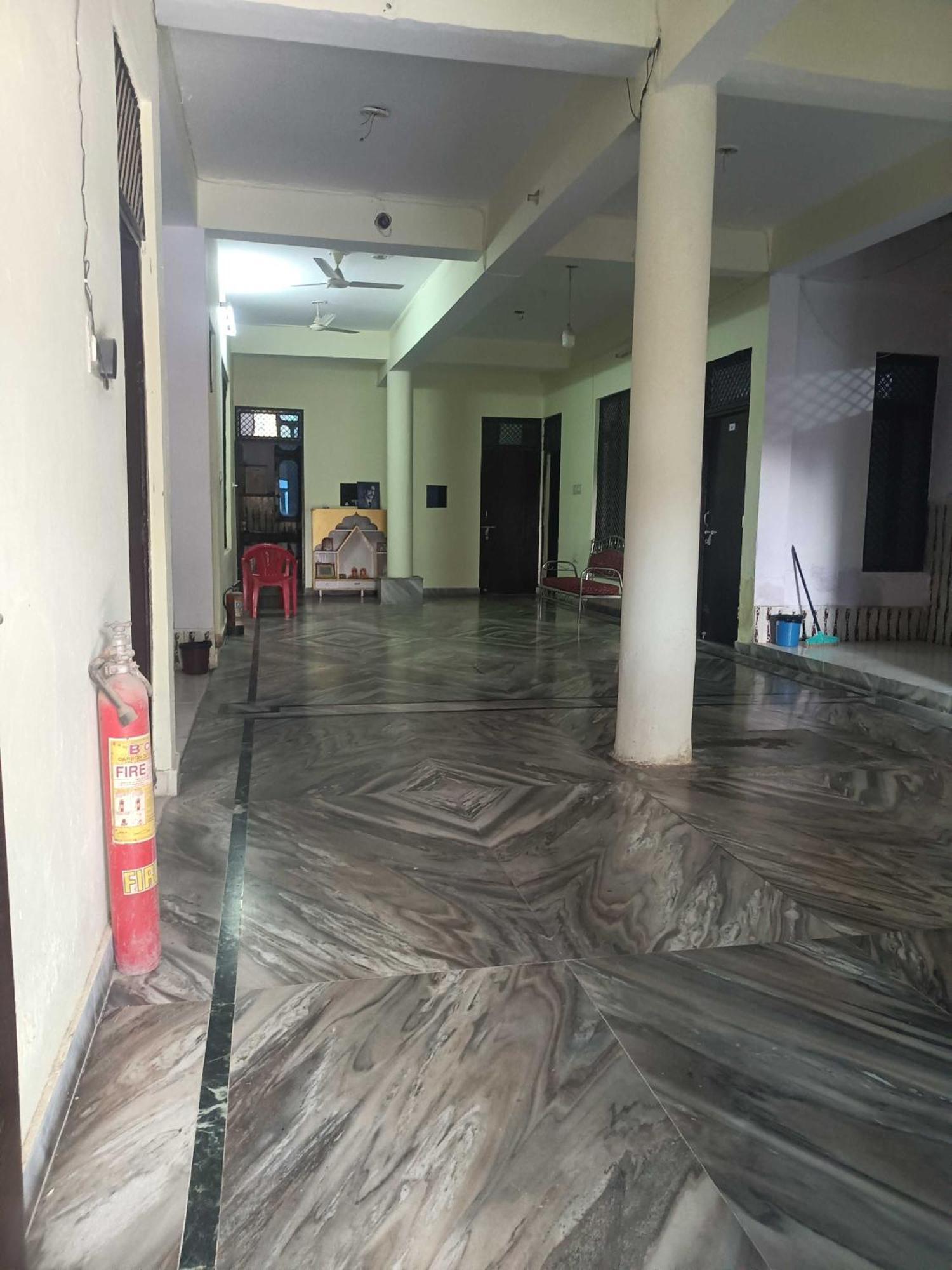 Hotel O Gracious Inn Лакнау Екстериор снимка